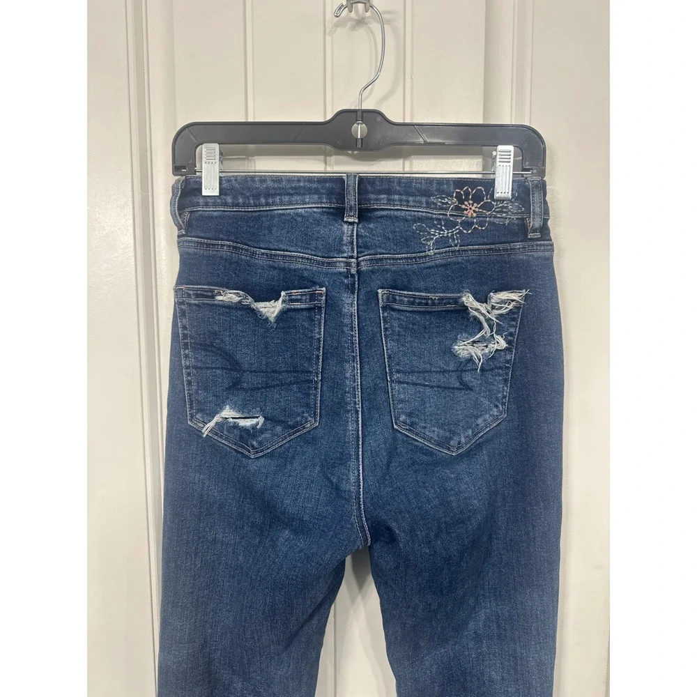 American Eagle Distressed Ripped Mom Jeans Medium Wash Floral Embroidered 2R